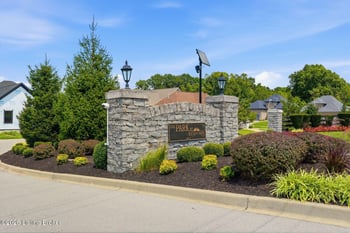 205 Locust Park Pl, Louisville, KY 40245