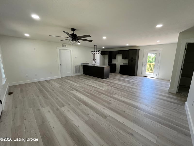 205 Olive Ave, Bonnieville, KY 42713