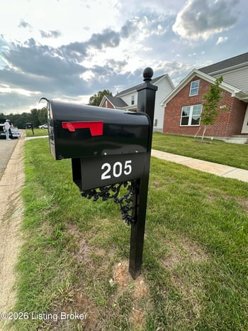 205 Tex Ave, Fairdale, KY 40118