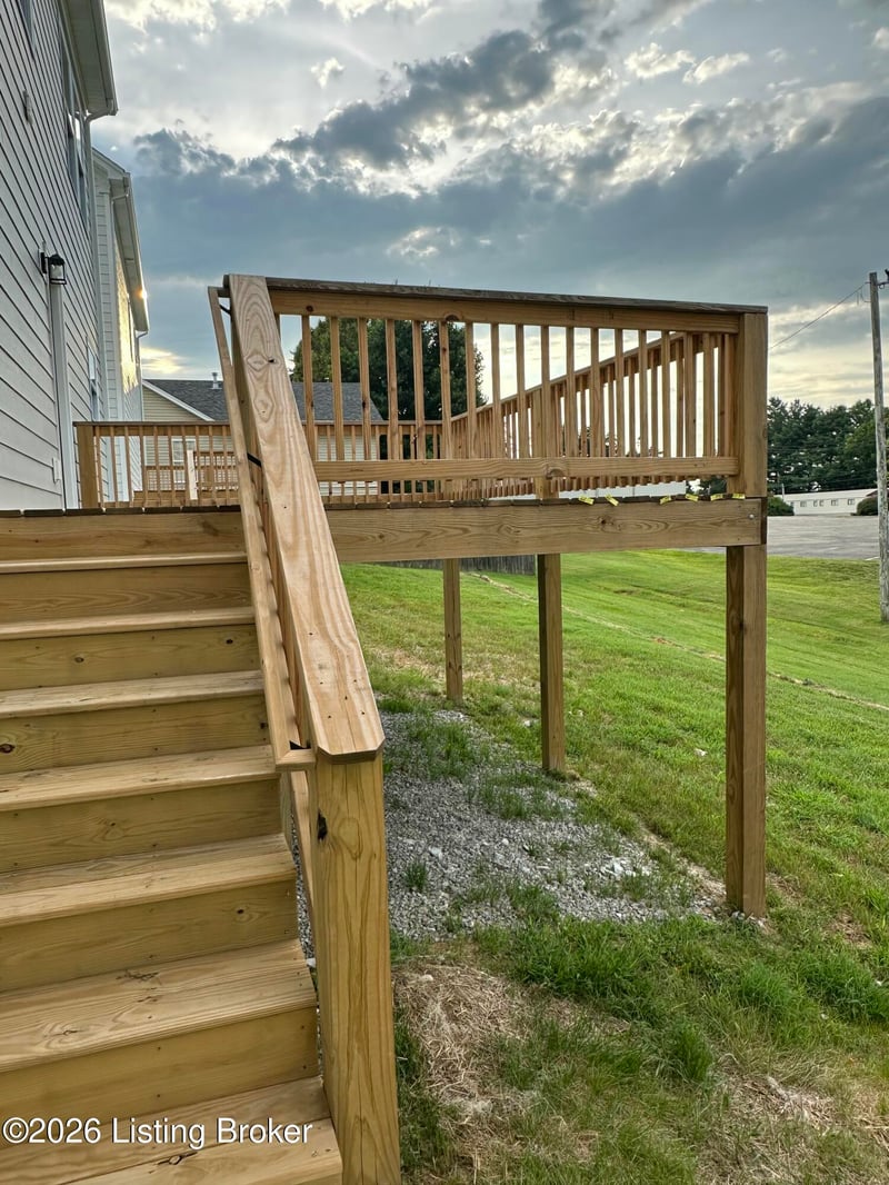 205 Tex Ave, Fairdale, KY 40118