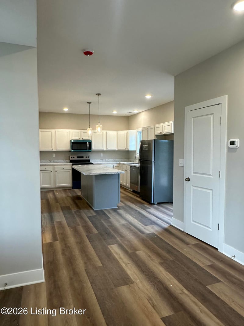 205 Tex Ave, Fairdale, KY 40118