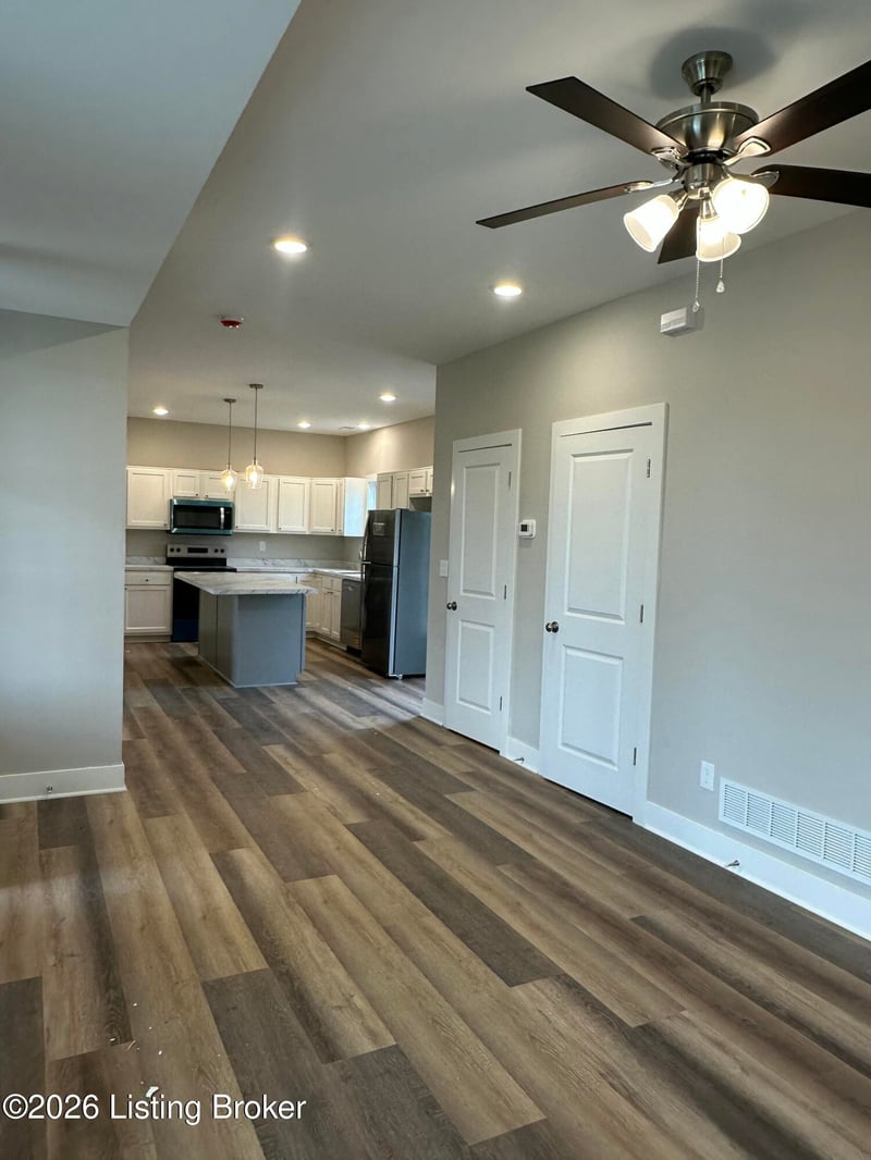 205 Tex Ave, Fairdale, KY 40118