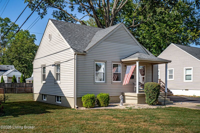206 Colonial Dr, Louisville, KY 40207