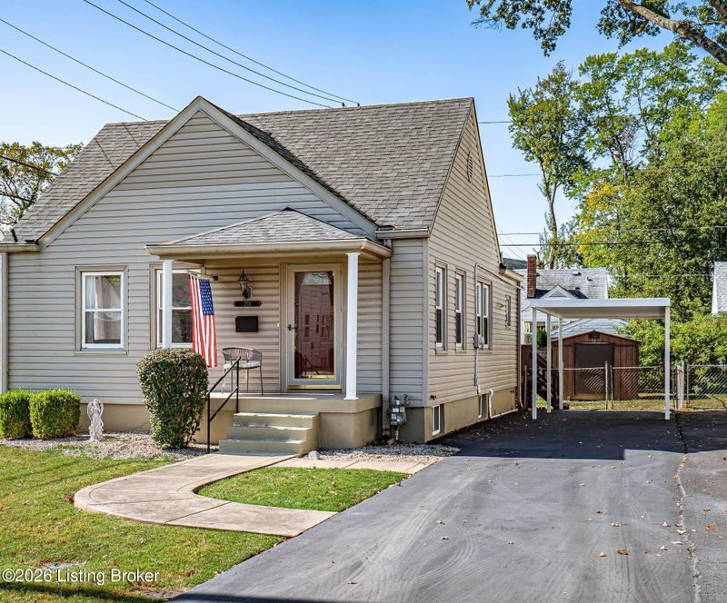 206 Colonial Dr, Louisville, KY 40207