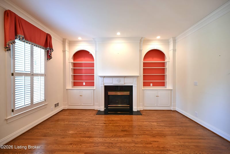 206 Coralberry Rd, Louisville, KY 40207