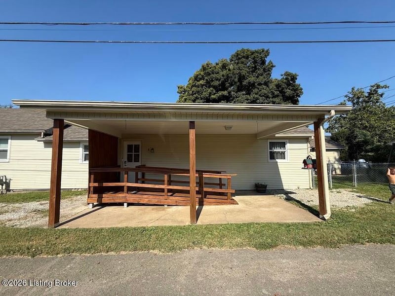 206 E Daugherty Ave, Bardstown, KY 40004