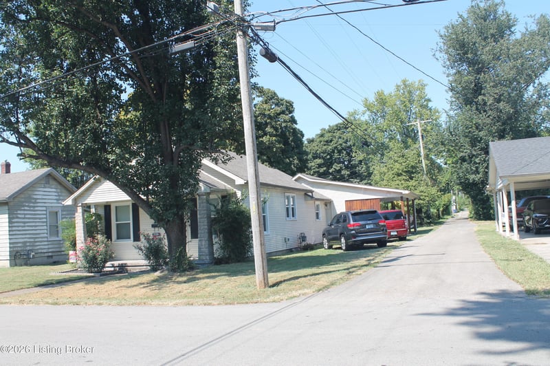 206 E Daugherty Ave, Bardstown, KY 40004