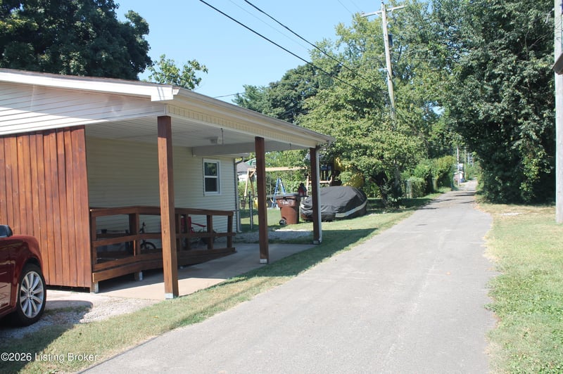 206 E Daugherty Ave, Bardstown, KY 40004