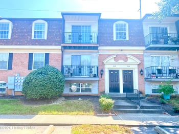 206 Flanders Ct #8, Louisville, KY 40218