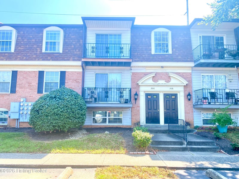 206 Flanders Ct #8, Louisville, KY 40218