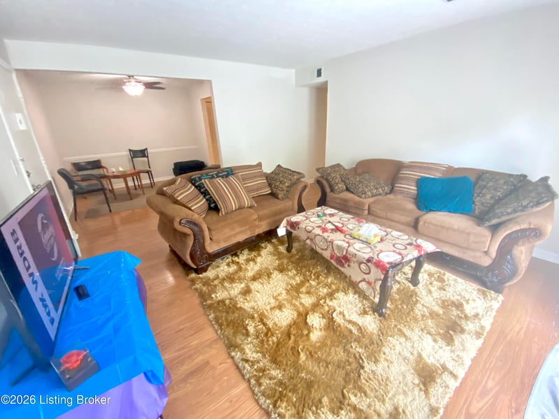 206 Flanders Ct #8, Louisville, KY 40218