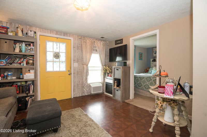 206 Fourth Ave, Shepherdsville, KY 40165