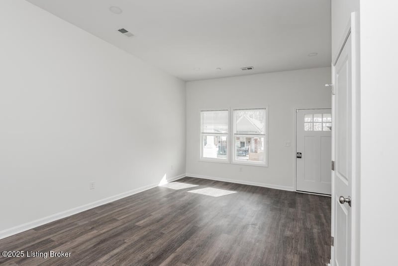 206 N 26th St, Louisville, KY 40212