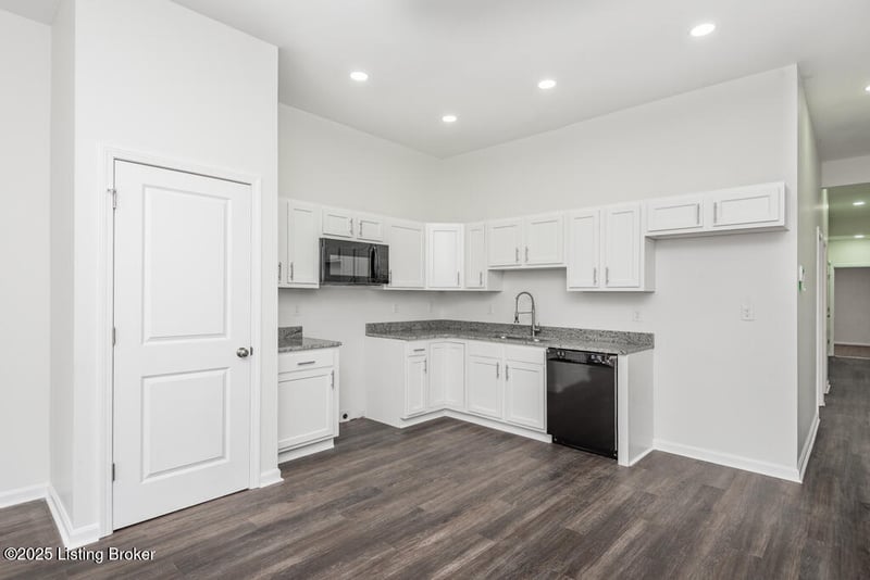 206 N 26th St, Louisville, KY 40212