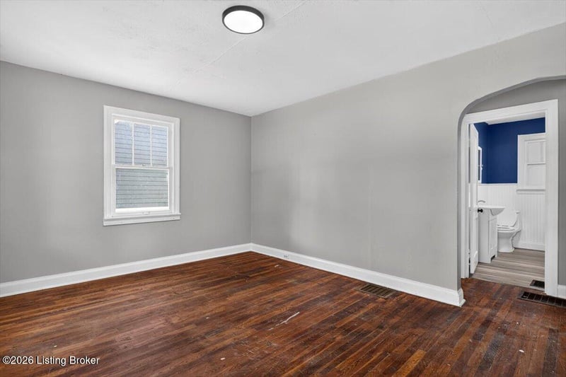 206 S 2nd St, Bardstown, KY 40004