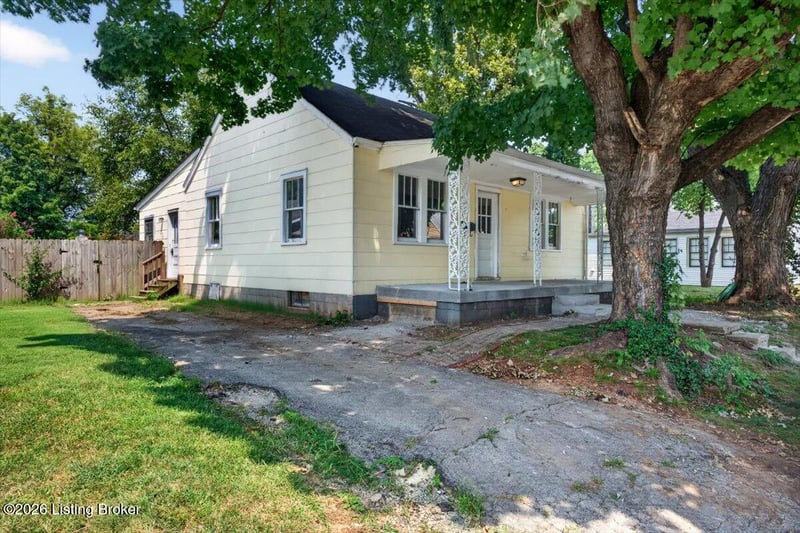 206 S 2nd St, Bardstown, KY 40004