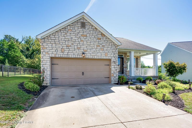 207 Brookfield Hills Ct, Louisville, KY 40245