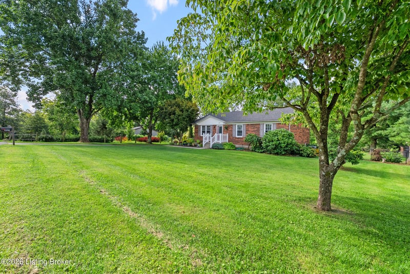 207 Victoria Dr, Shelbyville, KY 40065