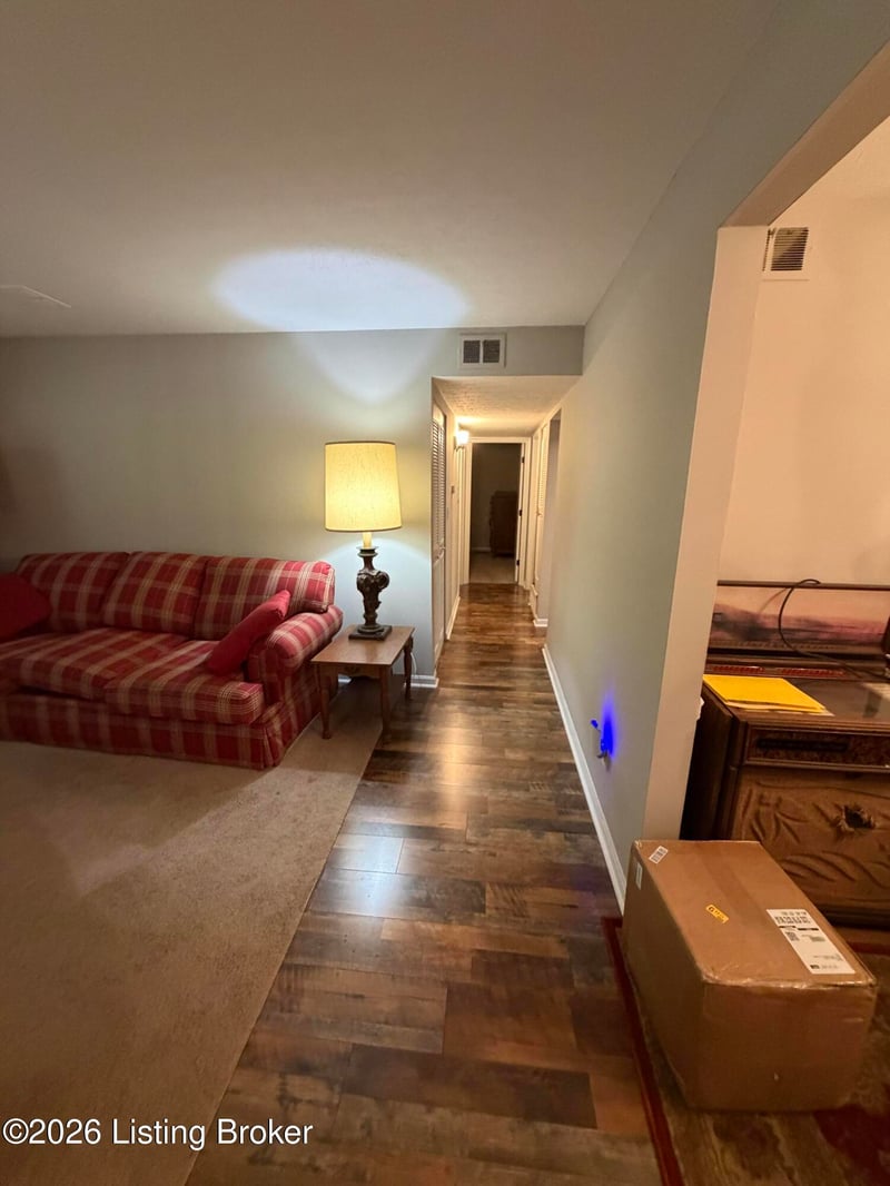 208 Flanders Ct #APT 3, Louisville, KY 40218