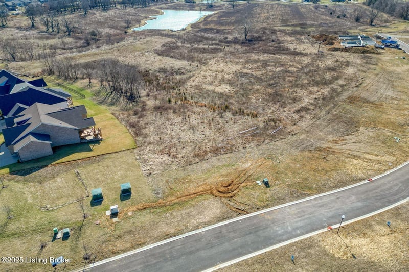 208 Shakes Creek Dr, Fisherville, KY 40023
