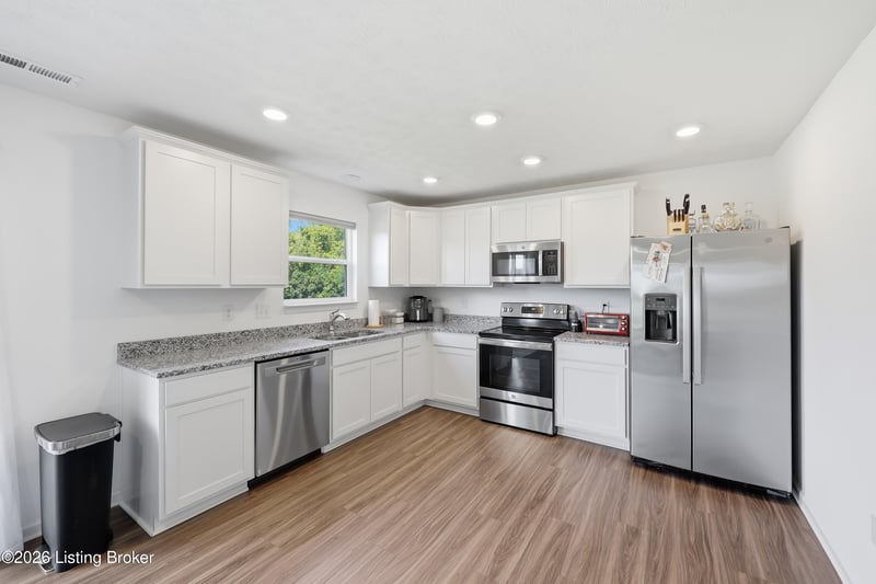 2093 Carnegie Dr, Shelbyville, KY 40065