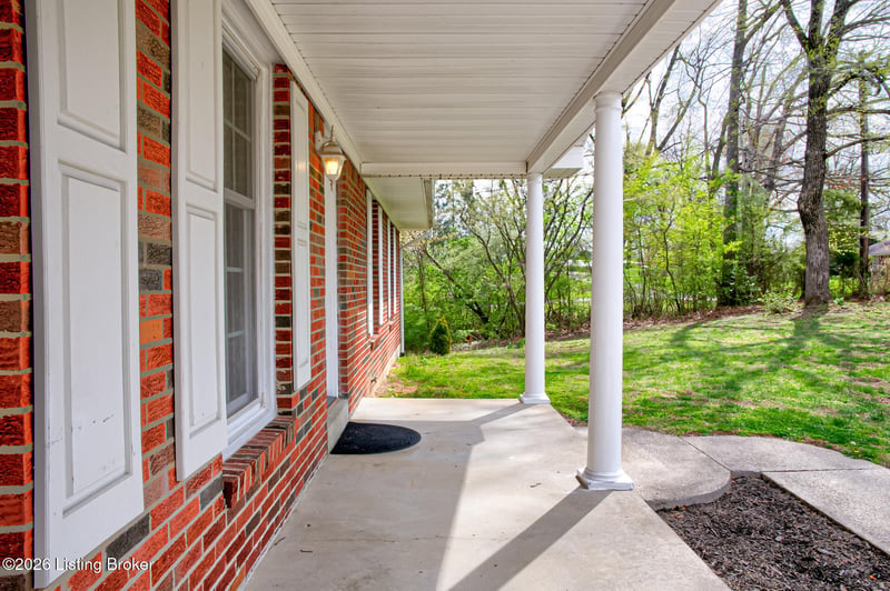 210 Alexander Dr, Elizabethtown, KY 42701