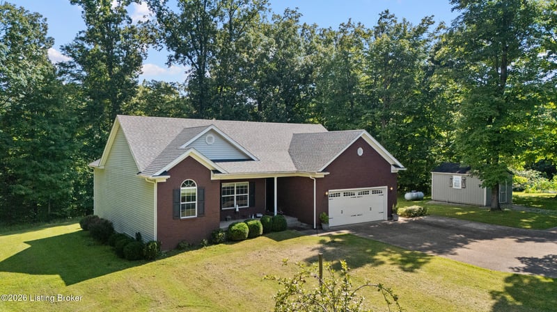 210 E Indian Stone Rd, Shepherdsville, KY 40165