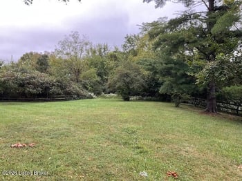 2100 Walnut Rd, La Grange, KY 40031