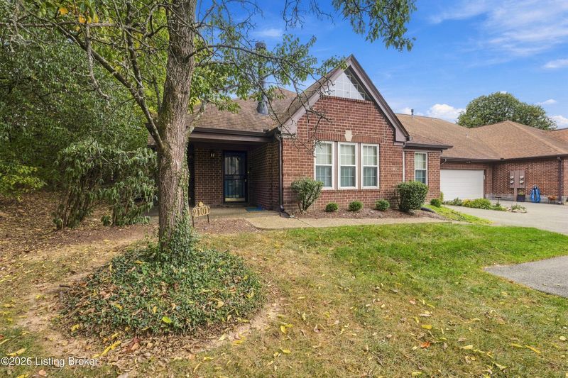 2101 Eastbridge Ct, Louisville, KY 40223