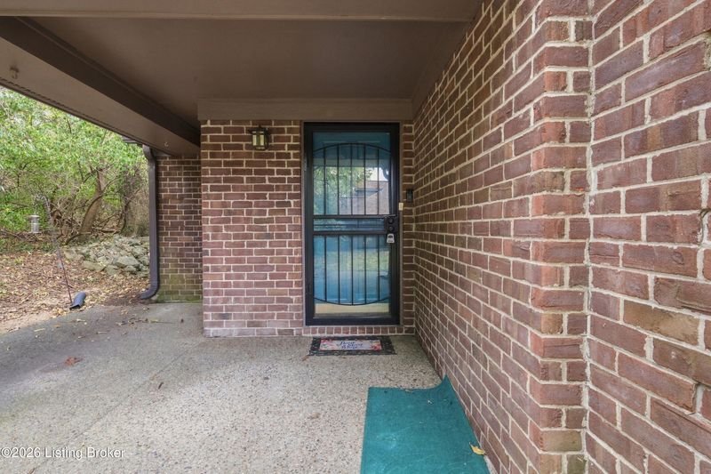 2101 Eastbridge Ct, Louisville, KY 40223