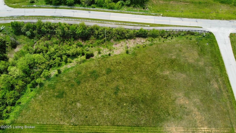 2101 Spencer Ct, La Grange, KY 40031