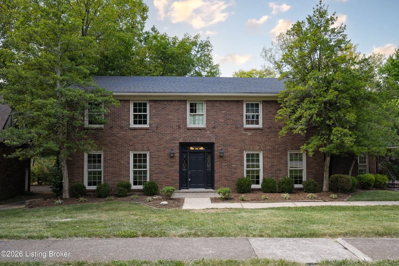 2108 Bainbridge Row Dr, Louisville, KY 40207