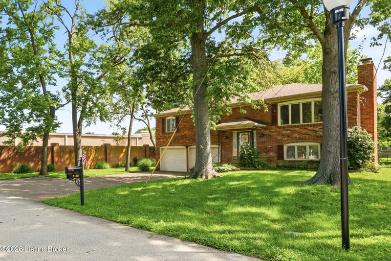 2109 Bridlewood Dr, Jeffersontown, KY 40299
