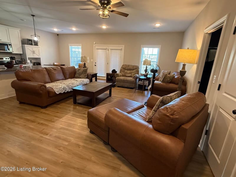 211 Bullitt Creek Dr #15, Shepherdsville, KY 40165