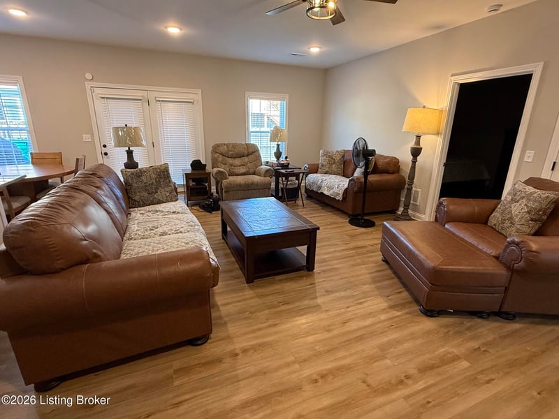211 Bullitt Creek Dr #15, Shepherdsville, KY 40165