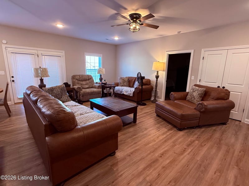 211 Bullitt Creek Dr #15, Shepherdsville, KY 40165