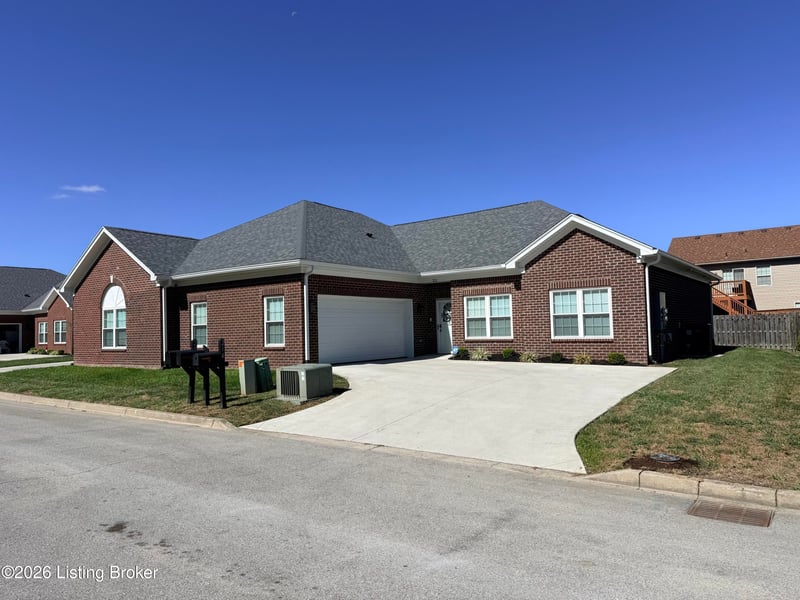 211 Bullitt Creek Dr #15, Shepherdsville, KY 40165