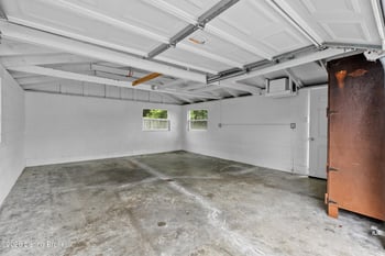 211 Redding Rd, Louisville, KY 40218