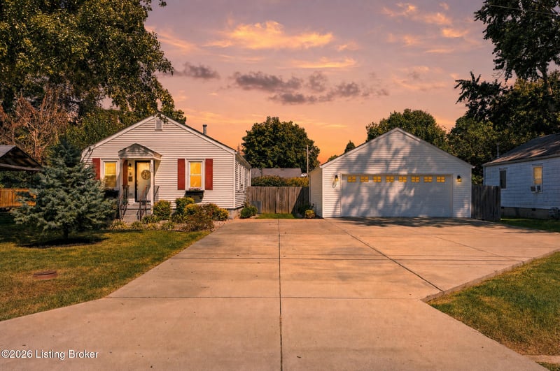 2116 Ronnie Ave, Louisville, KY 40216