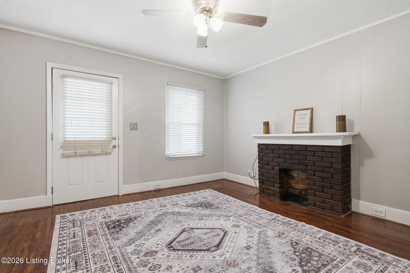 2119 Bradley Ave, Louisville, KY 40217