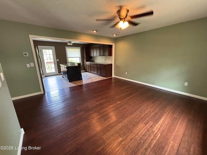 212 Bluegrass Rd, Elizabethtown, KY 42701