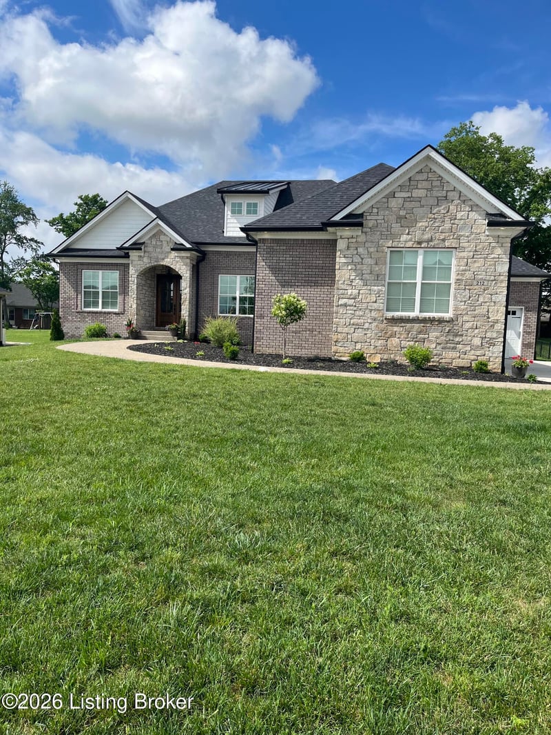 212 Cherokee Dr, Shelbyville, KY 40065