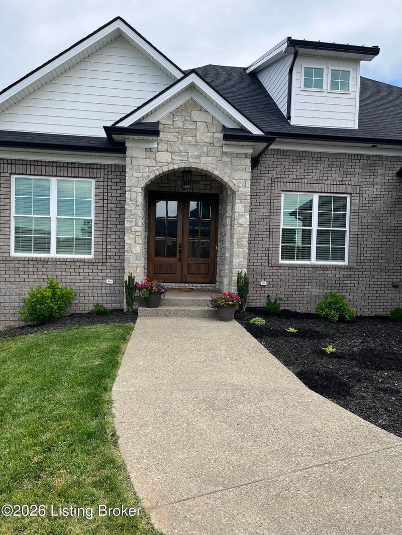 212 Cherokee Dr, Shelbyville, KY 40065