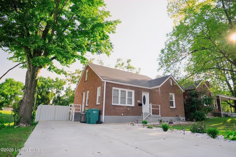 2120 Rockford Ln, Louisville, KY 40216