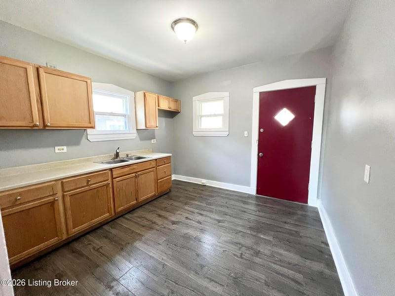 2121 W Lee St, Louisville, KY 40210