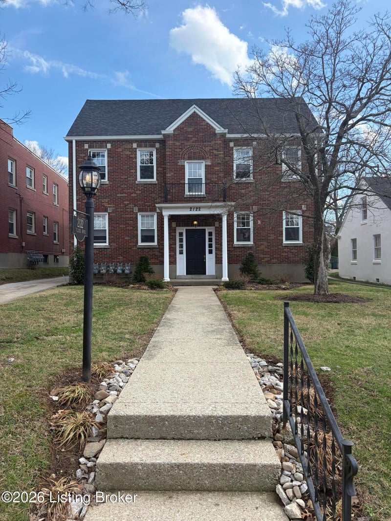 2122 Village Dr, Louisville, KY 40205