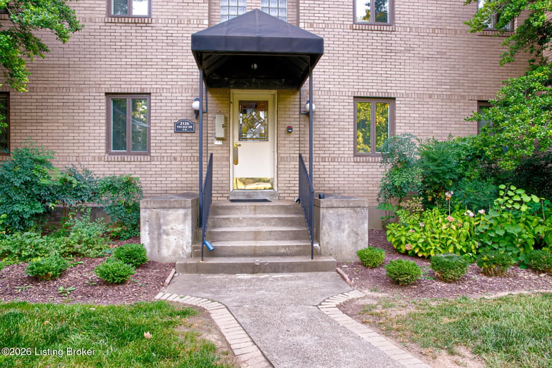 2126 Village Dr #3, Louisville, KY 40205