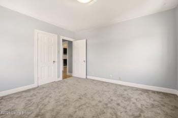 2126 Village Dr #5, Louisville, KY 40205