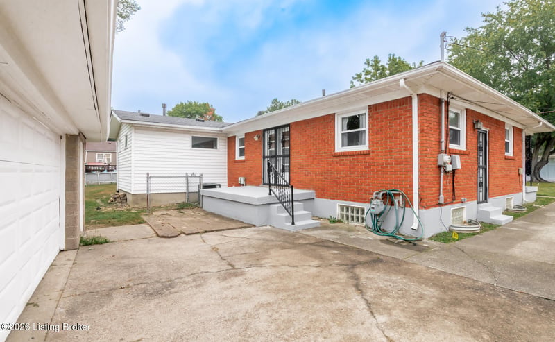 2129 East Ln, Louisville, KY 40216