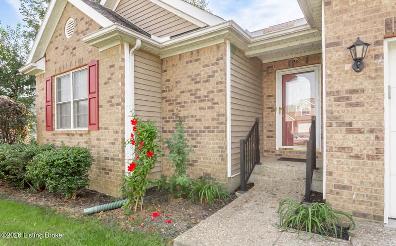 213 Saint Regis Dr, Shelbyville, KY 40065